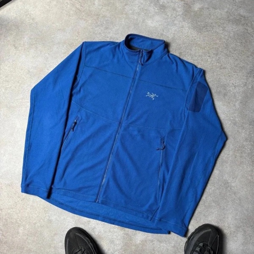 Arc'teryx Men's Performance Jacket in Vibrant Blue
